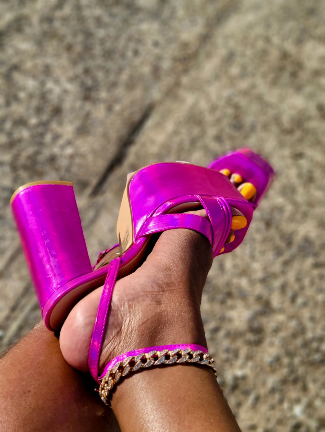 “Alicia” fuchsia chunky heel