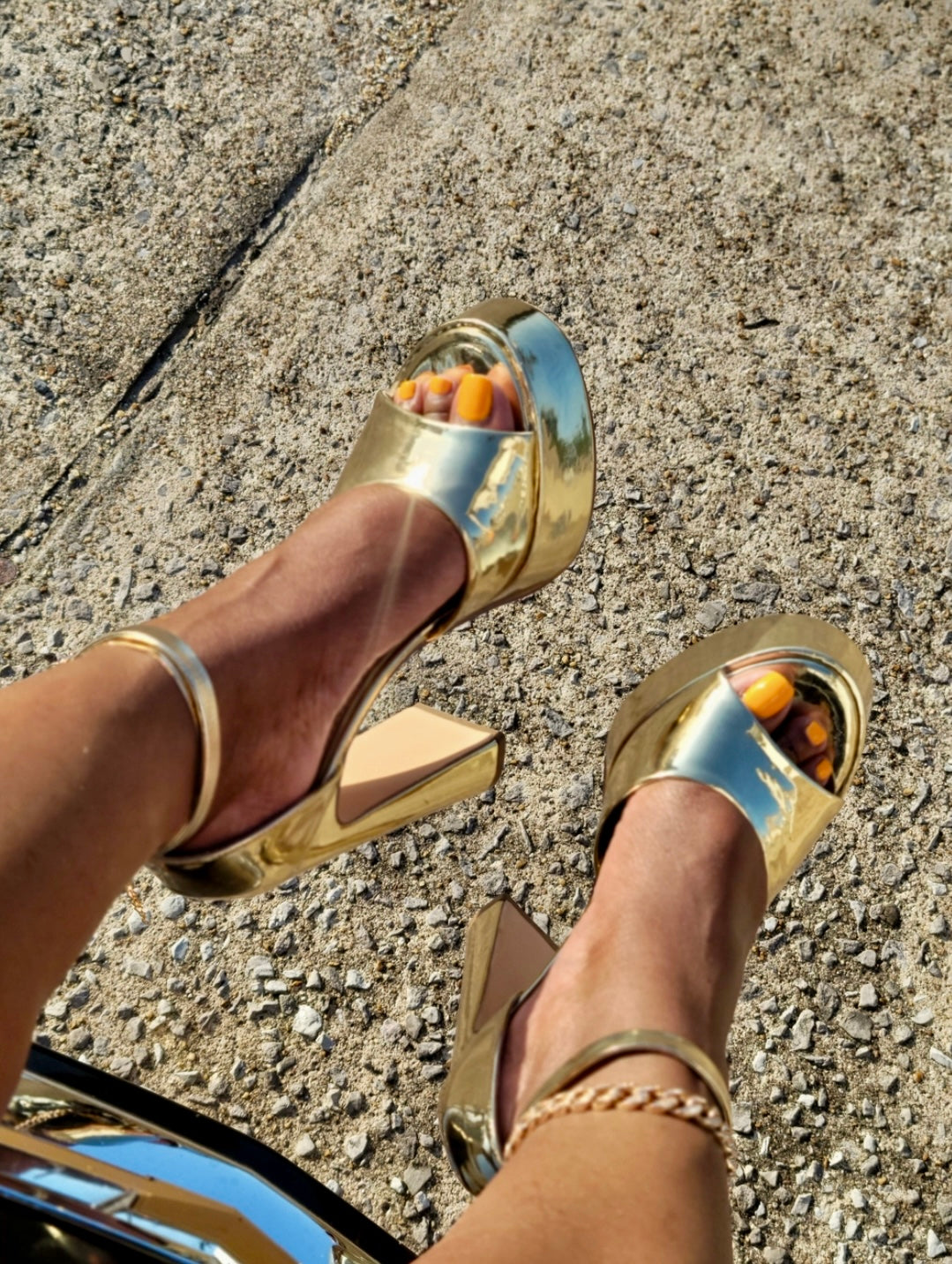 “Ebb” gold chunky heel