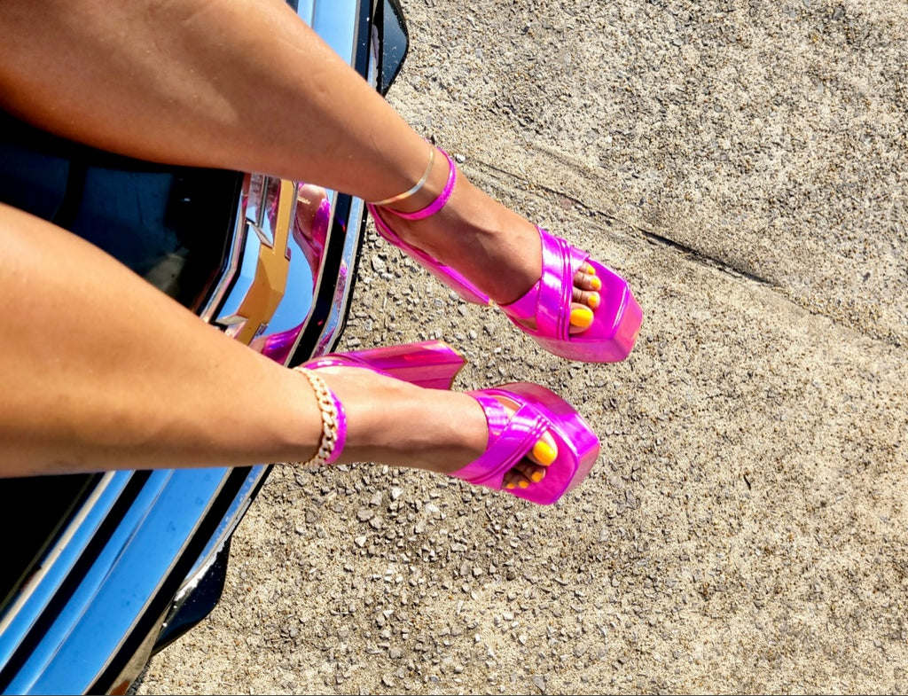 “Alicia” fuchsia chunky heel